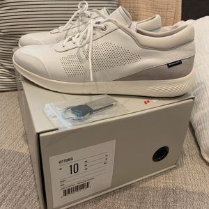 Women’s vittoria-white race sneakers size 10US